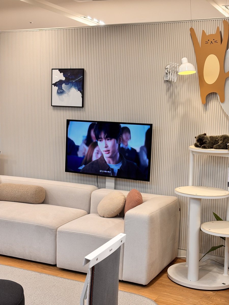 일룸에 침대 프레임 찾으러 왔다가 듀듕.ᐟ.ᐟ.ᐟ