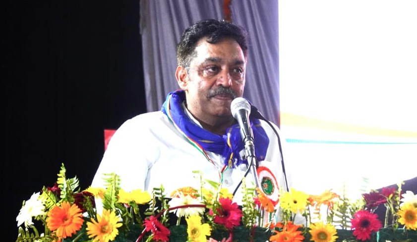 UP Congress (@incuttarpradesh) on Twitter photo श्रीमती <a href="/SupriyaShrinate/">Supriya Shrinate</a> (सोशल मीडिया चेयरपर्सन, AICC), श्री <a href="/ShayarImran/">Imran Pratapgarhi</a> (अध्यक्ष, अल्पसंख्यक विभाग, AICC/माननीय सांसद), <a href="/DrJaihind/">Dr Anil 'JaiHind' 🇮🇳</a> (पिछड़ा वर्ग विभाग अध्यक्ष, AICC) व श्री <a href="/RajeshLilothia/">Rajesh Lilothia</a> (अनुसूचित जाति प्रकोष्ठ के अध्यक्ष, AICC) ने लखनऊ में आयोजित "संगठन सृजन" की कार्यशाला को श्रीमती <a href="/SupriyaShrinate/">Supriya Shrinate</a> (सोशल मीडिया चेयरपर्सन, AICC), श्री <a href="/ShayarImran/">Imran Pratapgarhi</a> (अध्यक्ष, अल्पसंख्यक विभाग, AICC/माननीय सांसद), <a href="/DrJaihind/">Dr Anil 'JaiHind' 🇮🇳</a> (पिछड़ा वर्ग विभाग अध्यक्ष, AICC) व श्री <a href="/RajeshLilothia/">Rajesh Lilothia</a> (अनुसूचित जाति प्रकोष्ठ के अध्यक्ष, AICC) ने लखनऊ में आयोजित "संगठन सृजन" की कार्यशाला को