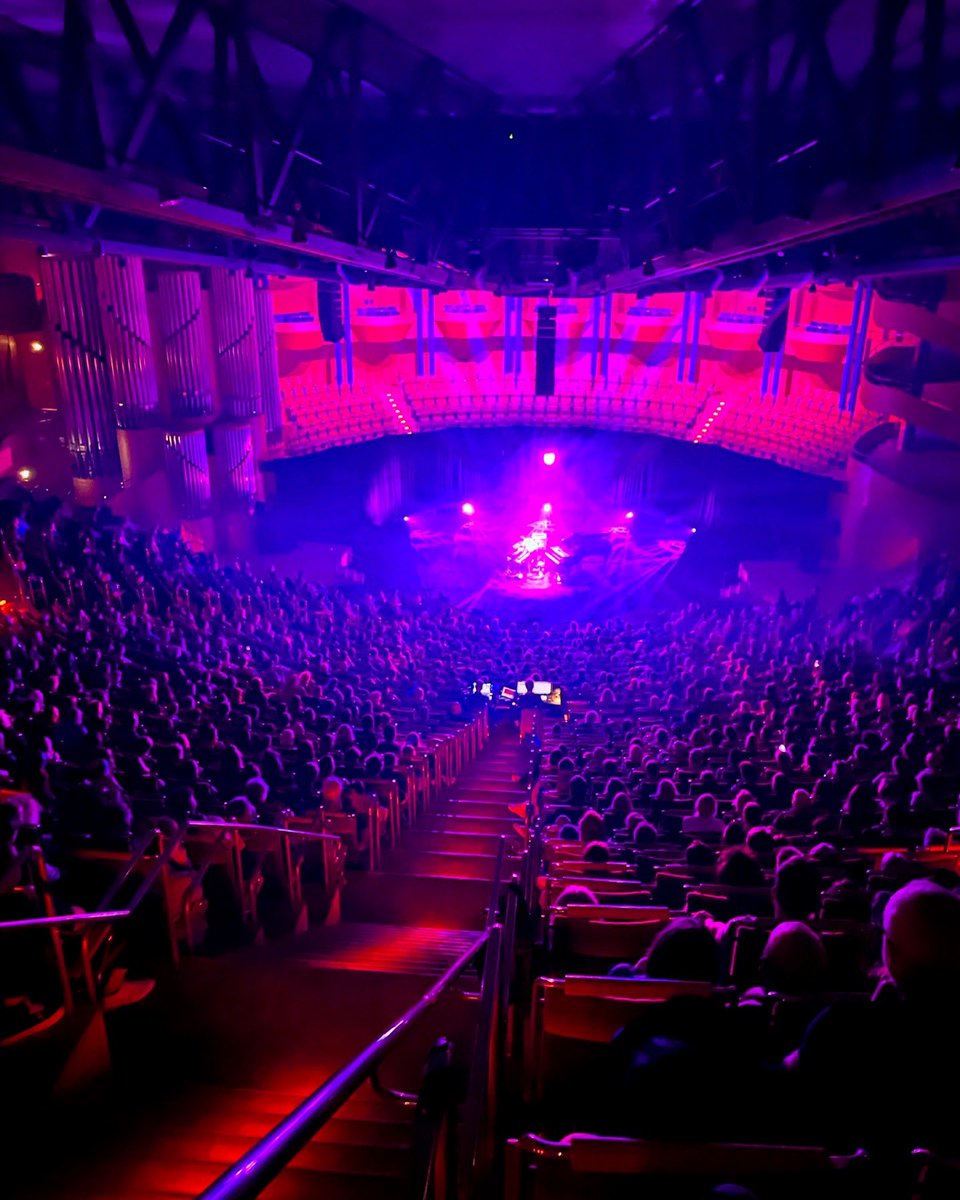 martinkohlstedt's tweet photo. Still trying to take it all in — that was my sold-out concert night at the Kölner Phiöharmonie. The room was packed, but so was my heart. 

Your energy, your presence, your love — it all echoed far beyond the music. I’ll carry this feeling for a long time. Thank you so much. 🙏 https://t.co/KVBc6UubUi