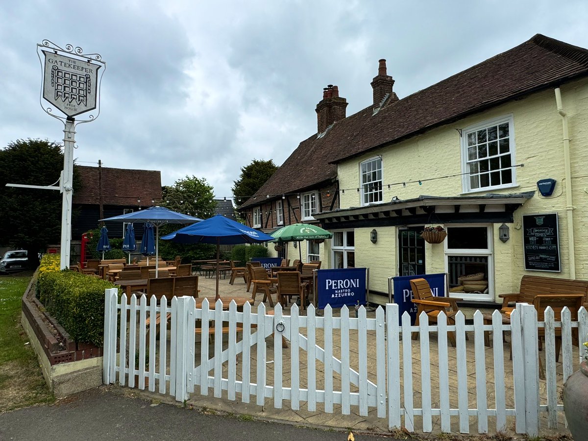 APCAFC's tweet image. Having completed the #NorthDownsWay midweek, I’m now back at Etchinghill in Kent for…
#GoingAroundtheUKCoastAgain 
Day 140
SIDE PROJECT 
#SaxonShoreWay

Today I’ll be heading towards the Romney Marshes from the point that I previously left the North Downs Way.