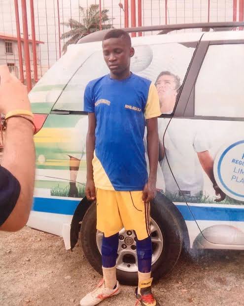 kaji_sijo's tweet photo. Mshambuliaji wa kimataifa wa Nigeria Victor Boniface anayekipiga katika klabu ya Bayer Leverkusen ya Ujerumani

Mapema mwaka huu ameripotiwa  kuachana na mpenzi wake wa muda mrefu, Rikke raia wa Norway. 

Hii ni kwa sababu Rikke alitaka ndoa bila mkataba wa mali ikiwa wawili hao wataachana ukumbuke kama hakuna mkataba manake mkiachana mali ni nusu kwa nusu.

Unajua watoto waliotoka katika familia maskini wengi wao huwa makini sana na mali zao haswa akikumbuka alipo toka 

Endelea Na Uzi ⤵️