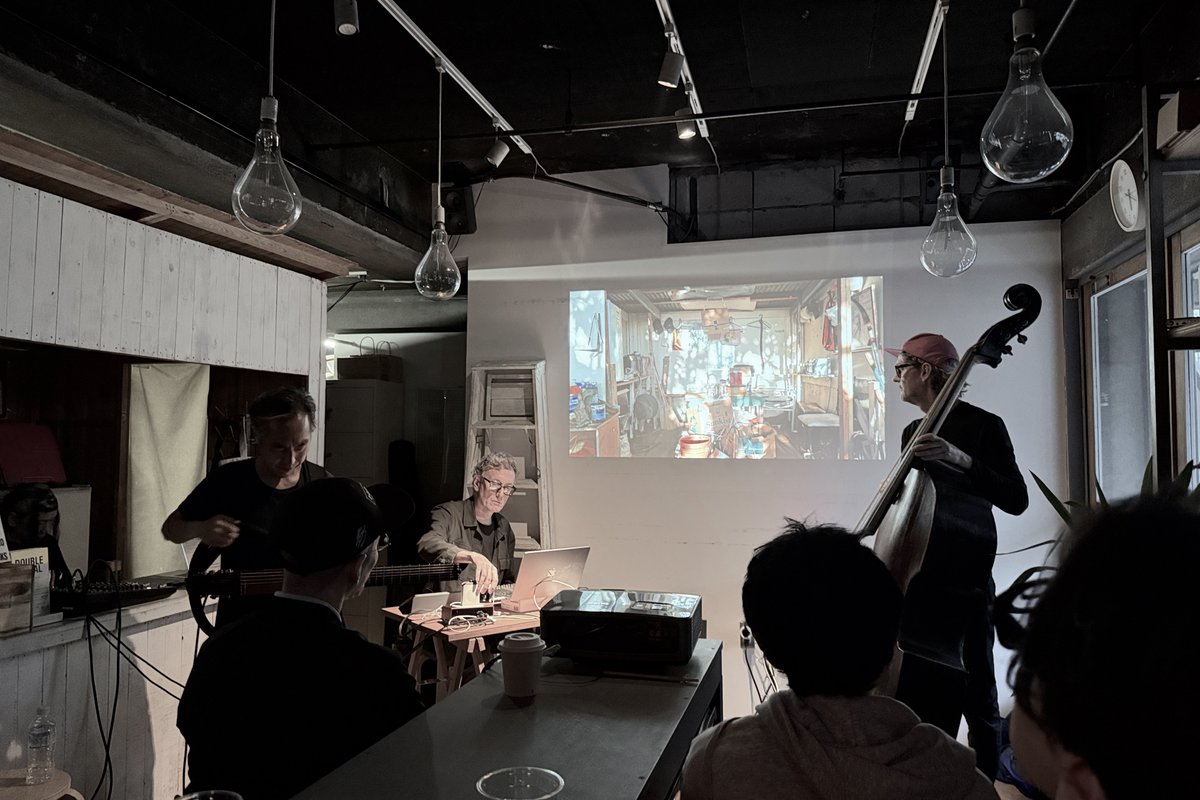 Dedicated to 'sawako' 3 videos + Play Music by
Takeshi Nishimoto
Klaus Janek
Andy Graydon
at gift_Lab

Andy Graydon 氏によるsawakoさんへ捧げる映像。
素晴らしい演奏とあたたかく儚い時間。