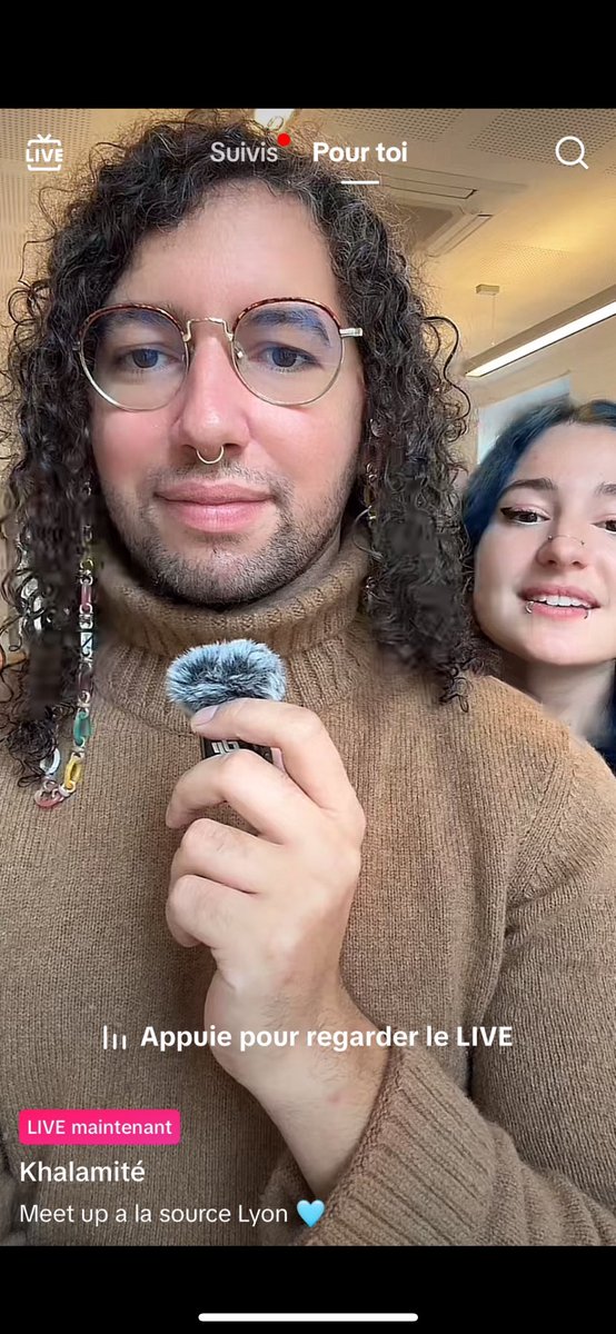 ajindrx's tweet photo. C’est moi jss fou ou y’a une ressemblance de fou avec billy ?? https://t.co/RgNqSOdBOw