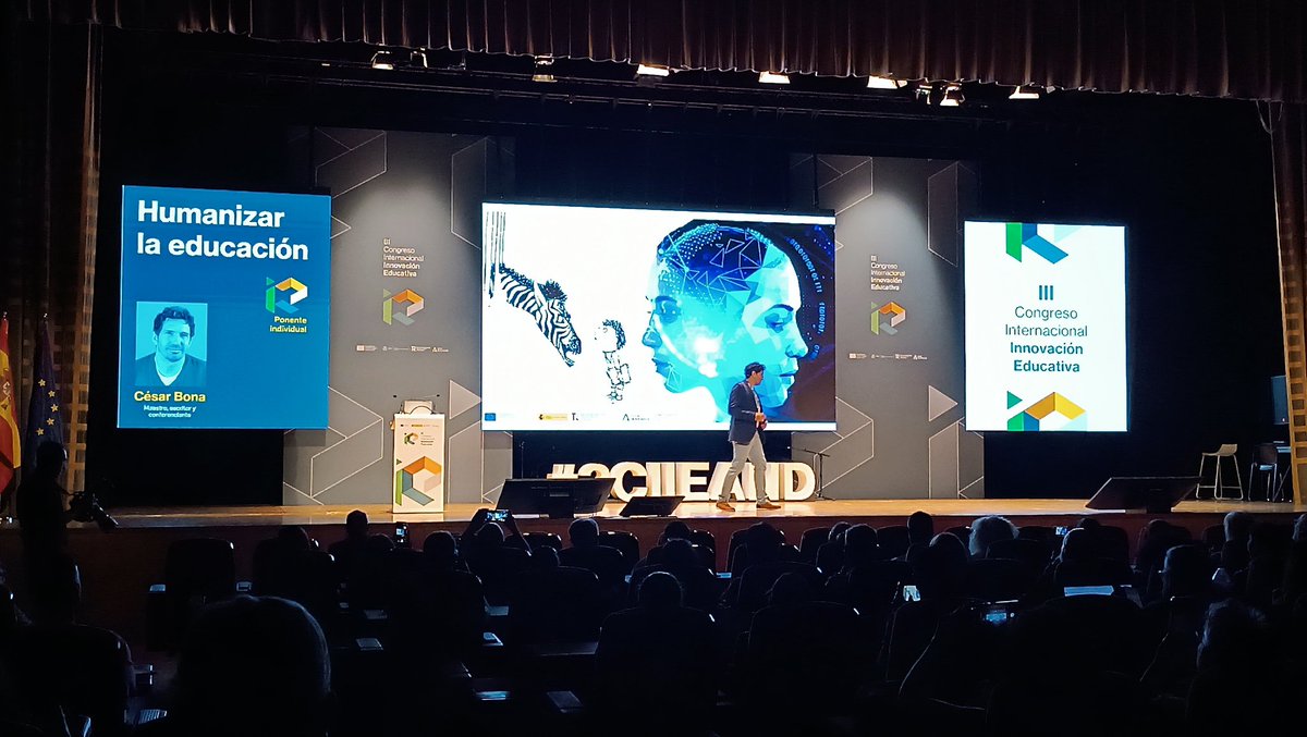 Terminamos el #3CIIEAND con la ponencia de <a href="/cccesssarrr/">César Bona</a> Humanizar la educación.