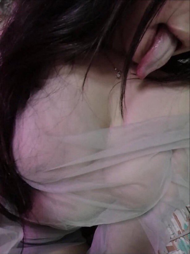 thao8xx's tweet photo. Sục k? Tym tym đi https://t.co/u6V5DE0oIV