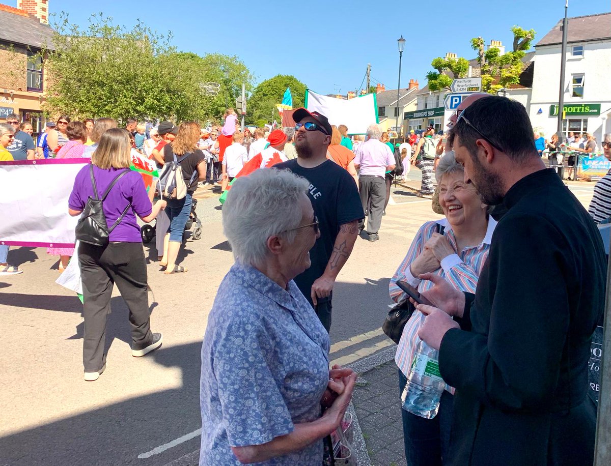 Robert Moore tweet media