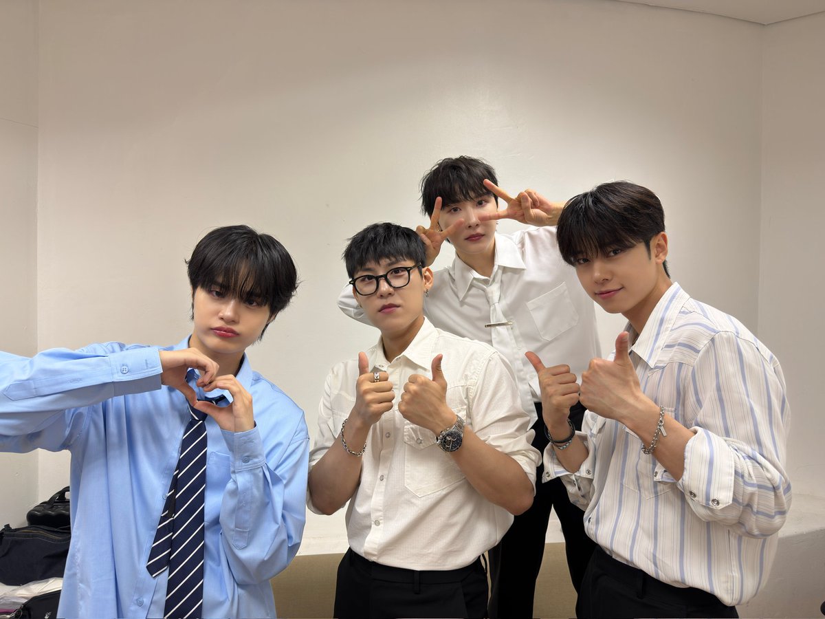 AB6IX's tweet photo. [📷]
250517 AB6IX 6주년 미니 팬미팅
오랜만에 ABNEW와 함께해서 너무 행복했어요💕
ABNEW도 행복한 시간이 되었기를 바라며,
남은 하루도 즐거운 하루 보내세요💫

#AB6IX #에이비식스 https://t.co/sE1GisBYVs