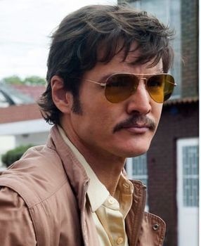 아니 나르코스는 2015년부터 2017년까지 방영된 드라마라던데, 2016년 나이로 계산해 보면... 페드로 파스칼-42세 와그너 모라-41세 마티아스-37세 세바스...