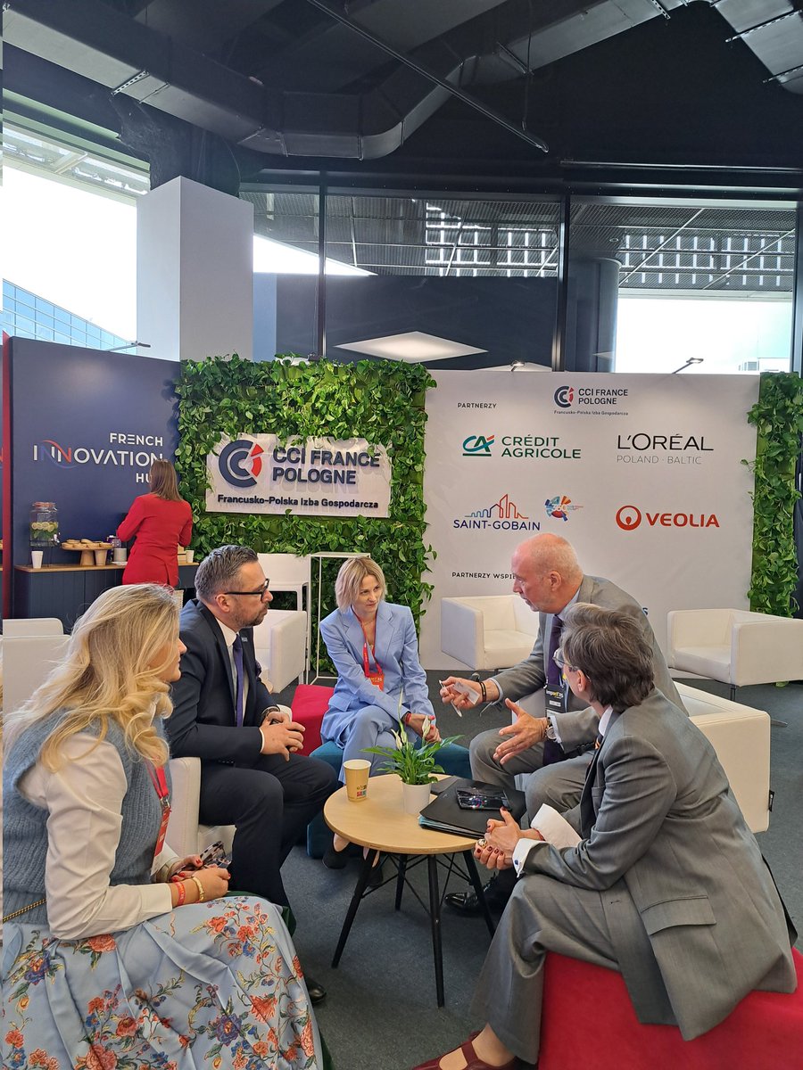 Etienne de Poncins tweet media