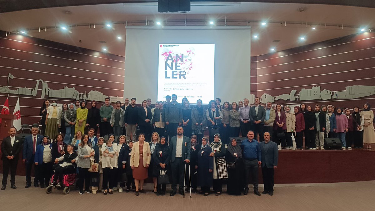 Fakültemiz <a href="/HU_Egitim/">HÜ Eğitim Fakültesi</a> olarak Anneler Gününü, anneliğin toplumsal ve evrensel önemini "Anneyle Güçlü Aile: Evrensel Bir Bağ Olarak Annelik" temasıyla müzik dinletisi ve panel ile gerçekleştirdik.

Bizleri yalnız bırakmayan annelerimiz; kıymetli gazeteci <a href="/fadimeozkan/">🇵🇸🇹🇷Fadime Özkan</a>, <a href="/sercev/">sercev</a> Genel