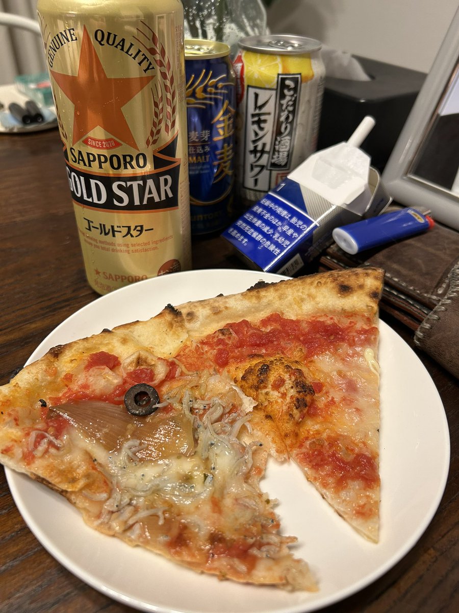 yas69sugar's tweet photo. ずっと親父に食べさせたかったお気に入りのPortareのピザで一緒に乾杯♪
どう?最高でしょ☆
#portare
#マルゲリータ
#明太子とポテト
#淡路島産甘玉ねぎとしらす
#ポルチーニと生ハム
#キッチンカー窯焼きピザ https://t.co/IQxrtq27ti