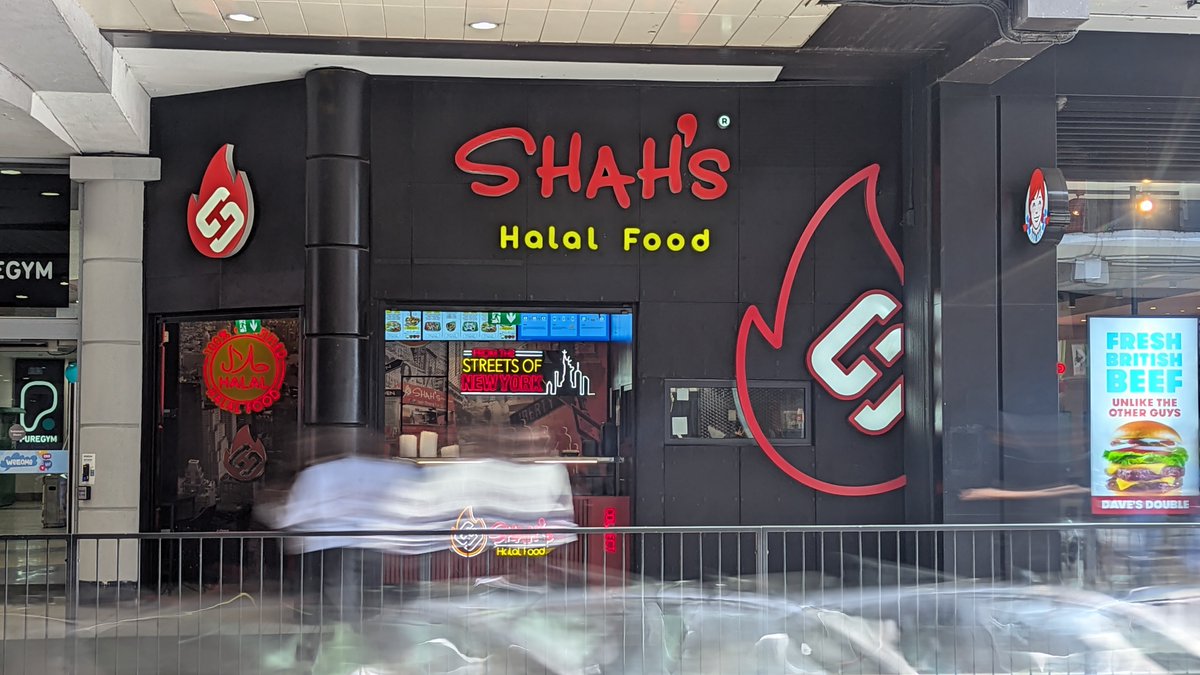 Anyone fancy a bite of the Big Apple this weekend? 🗽

Take a trip to the newly refurbished Shah's Halal Food for authentic New York street food. 🥙

Who’s loving the new look? 😍

#WoodGreen #TheMallWG