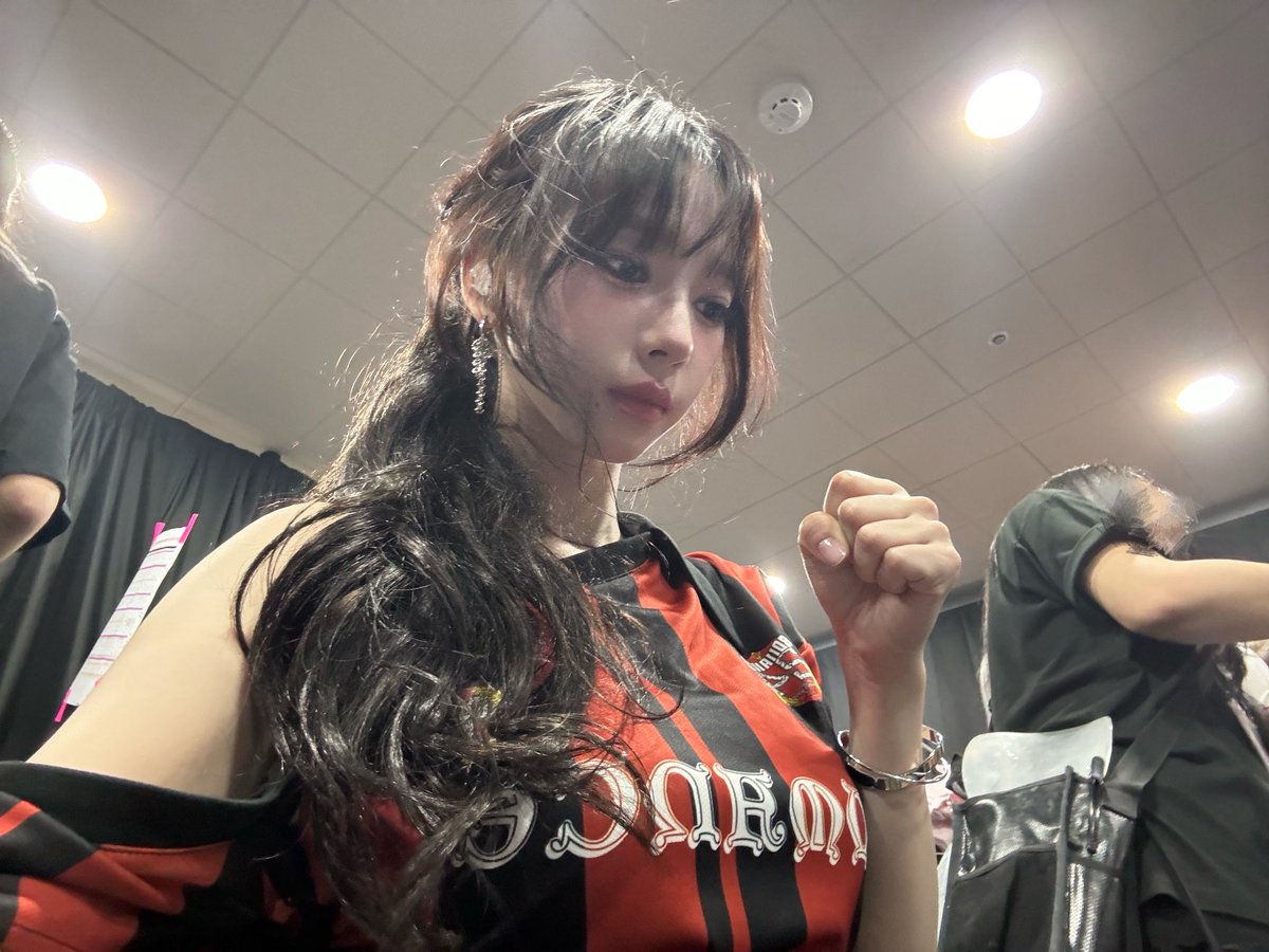 hourly karina tweet media