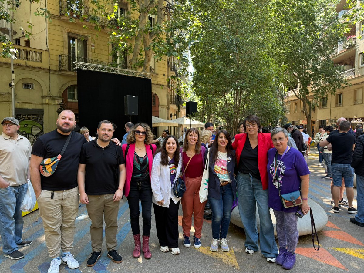ERC LGTBI 🏳️🌈 (@erc_lgtbi) on Twitter photo Aquest matí hem acompanyat les entitats de la <a href="/plataformalgbti/">PlataformaLGTBIcat</a> en la concentració amb motiu del Dia contra l'#LGBTIfòbia a la Superilla 28 de juny, a BCN
Com a societat hem de seguir avançant, amb fermesa, plantant cara contra totes les violències i discriminacions #ObrimElsUlls Aquest matí hem acompanyat les entitats de la <a href="/plataformalgbti/">PlataformaLGTBIcat</a> en la concentració amb motiu del Dia contra l'#LGBTIfòbia a la Superilla 28 de juny, a BCN
Com a societat hem de seguir avançant, amb fermesa, plantant cara contra totes les violències i discriminacions #ObrimElsUlls