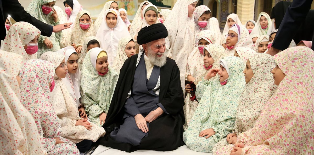smarterleb's tweet photo. نحنُ لَسنا كما تظنّون ، نحنُ شعبٌ مختَلف
#our_leader https://t.co/iW76Oo5a3M