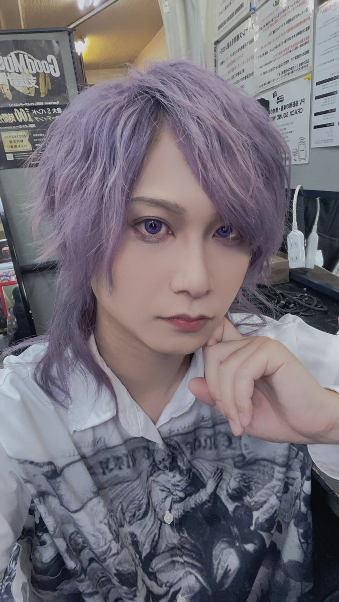 tkr_drs's tweet photo. 本日吉祥寺クレッシェンドでした！
本番中にスネアヘッド破れて焦りました、はりかえます🥹🥹 https://t.co/RdgOkuWcLW