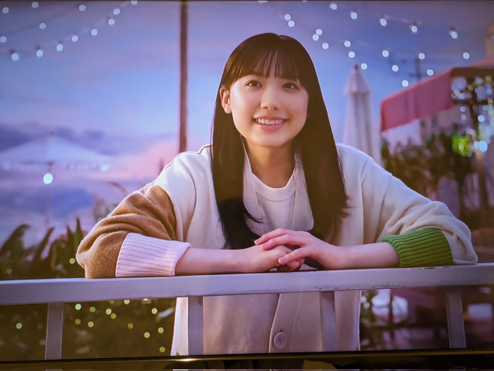 芦田愛菜さん】カラー&白黒記事《切り抜き》 - メルカリ