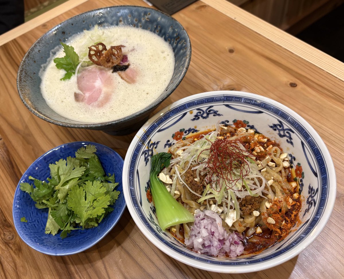 湘南台でラーメン🍜
#鶏そばと担々麺一石二鶏