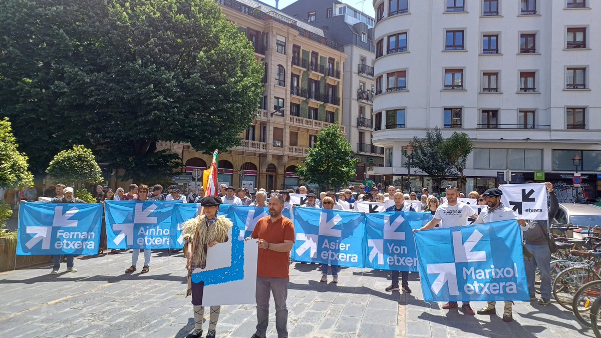 Argazkia - #Donostia - Antiguo 

🧩 PUZZLEA OSATU ARTE

Maiatzak 17 eta 18 Lesakatik - Iruñera  

» Deialdi guztiak: sare.eus/puzzlea-osatu-…