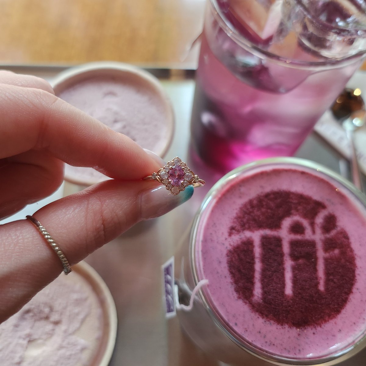 흐헤헤 좋아하는 보라투성이