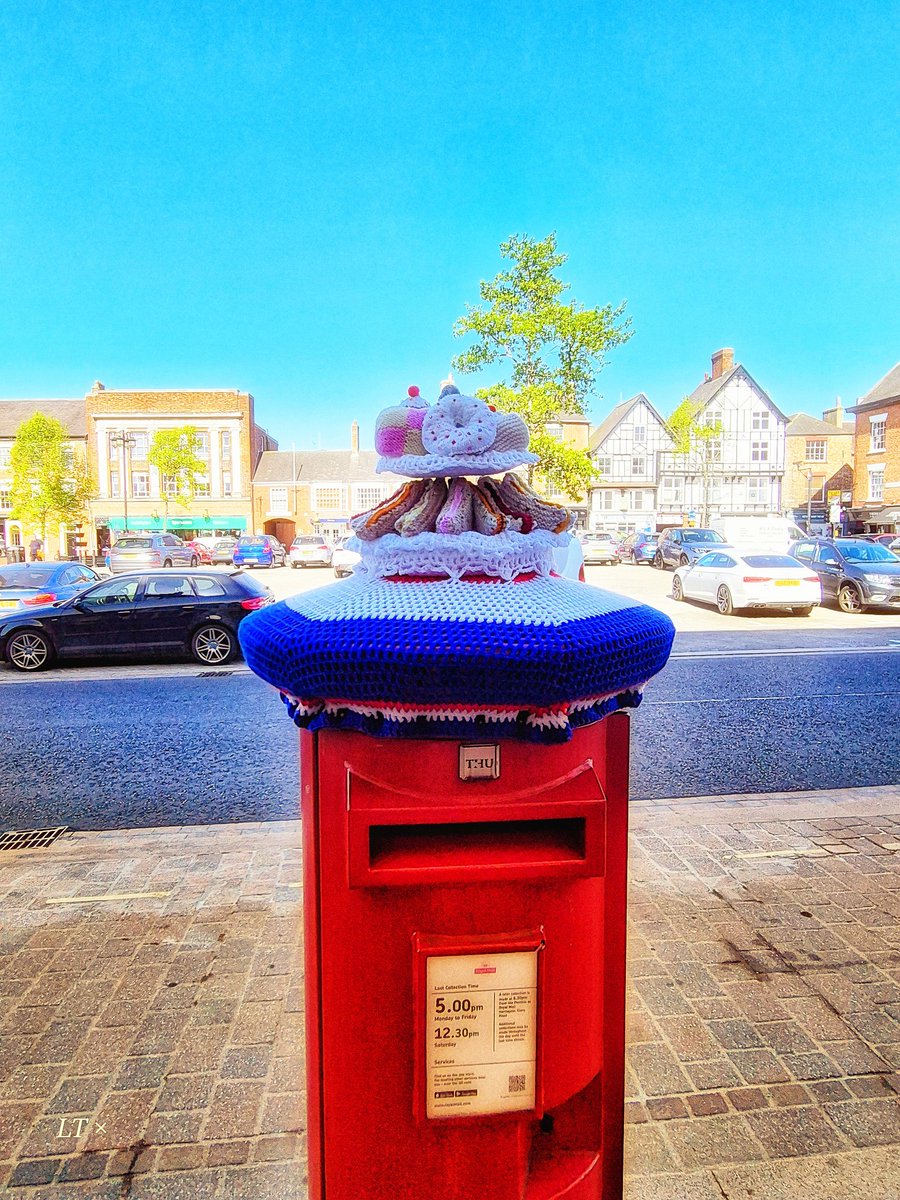 LucyTho55134197's tweet photo. #PostboxSaturday Ripon #YORKSHIRE 🇬🇧 https://t.co/knkJThrMxM