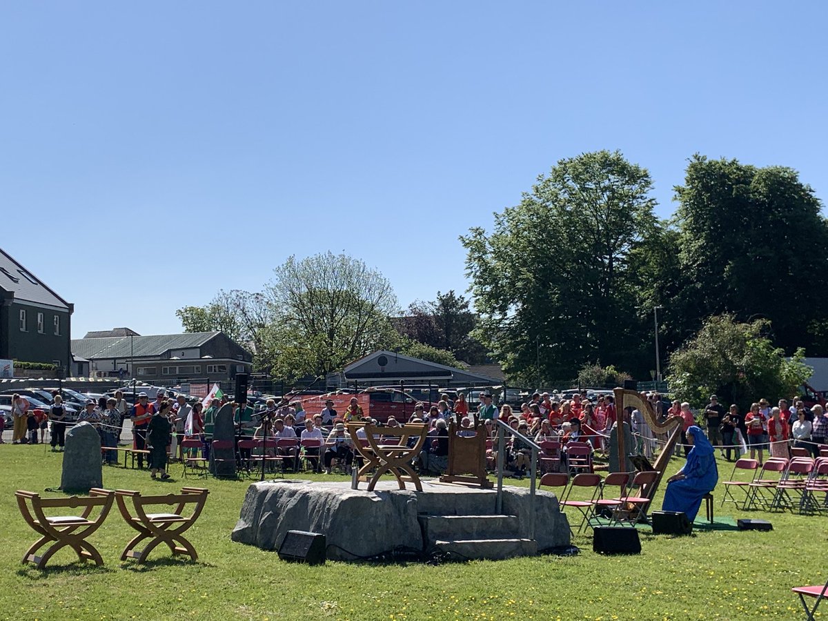 iwanthomas1's tweet image. 🏴󠁧󠁢󠁷󠁬󠁳󠁿Diwrnod braf! Great crowds for the @eisteddfod proclamation ceremony here in #Arberth this morning! 
Good that @PLANED_Cymru represented, and all our #communities who we support and work in #partnership with. 

#EisteddfodYGarregLas #Eisteddfod2026 #SirBenfro #Pembrokeshire