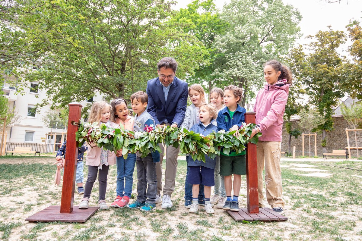 Le square Dr Chevrier et le nouveau parvis de l’Eglise #StAndré inaugurés ! Une mise en valeur du patrimoine, plus de végétation, des jeux, création de bassins d’infiltration d'eaux pluviales : de nouveaux espaces de vie #attractifs et qualitatifs pour les habitants. #ReimsNature