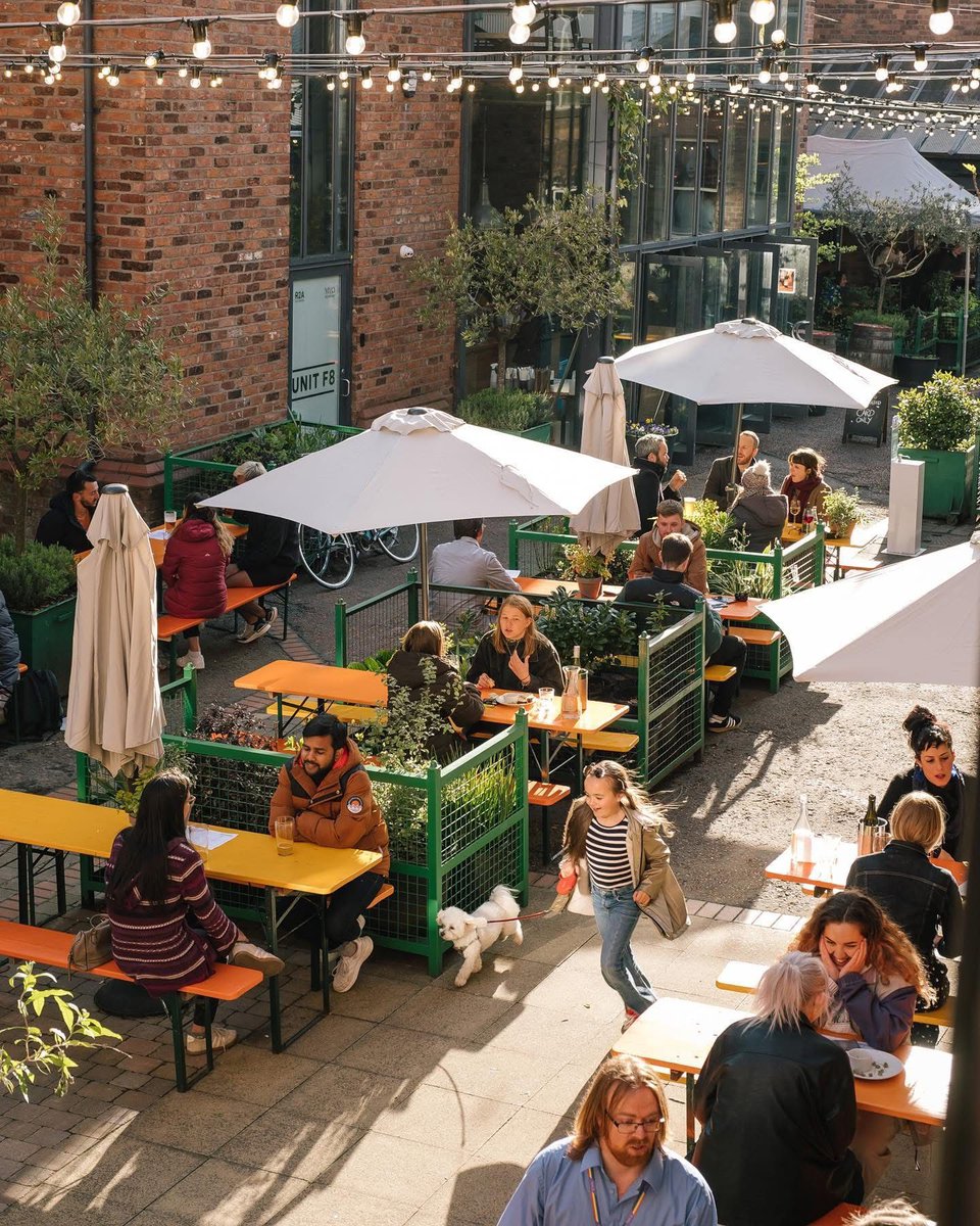 Let us set the scene 👀 

Small plates in Buyers Club Garden, sun shining, and a cold pint of Mersey Pale in hand ☀️ Sounds like the weekend sorted. 

Grab some friends to enjoy some great food and great beer with our friends at Buyers Club this weekend! 🍻