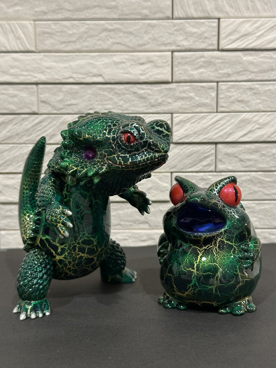 本日、ペインターネットさんのヤマシロヤ限定カラー、フトアゴンとカエルーマのメデューサカラーが届きました。
赤い目がいいですね！

<a href="/toshihikoito/">ペインターネット公式</a> 
#ヤマシロヤ