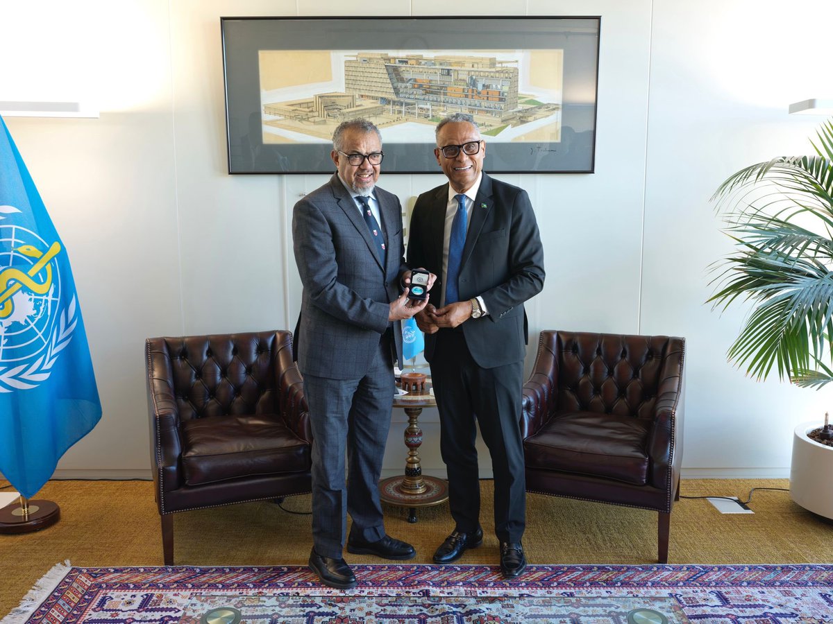 Pleased to kick off my first #WHA78 bilateral meeting with Health Minister of the #Bahamas Michael Darville. We had a very good discussion on the need to accelerate national and global efforts to #BeatNCDs and invest in the root causes of disease. I assured the Minister of <a href="/WHO/">World Health Organization (WHO)</a>'s