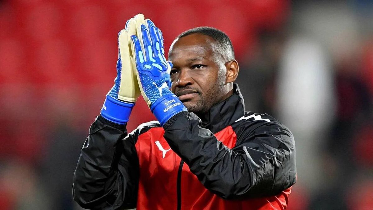 JEU CONCOURS EXCEPTIONNEL sur Instagram ‼️

Les gants dédicacés de Steve Mandanda sont à gagner🧤

Rendez-vous sur notre page Insta pour participer ! 🤝