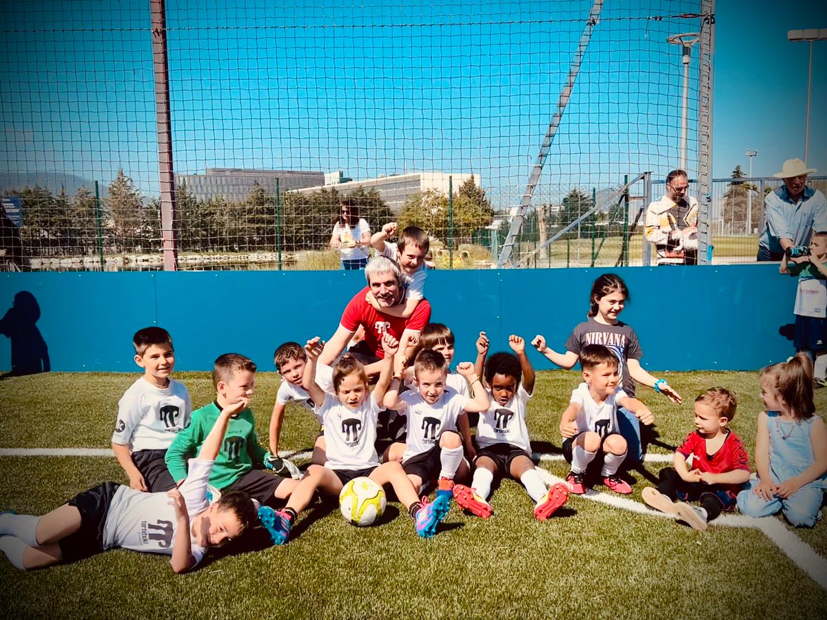 Bukatu da futbol denboraldia! Gaur Taxoarren ibili gara:  partiduak jolasten ta gure kopak jasotzen!