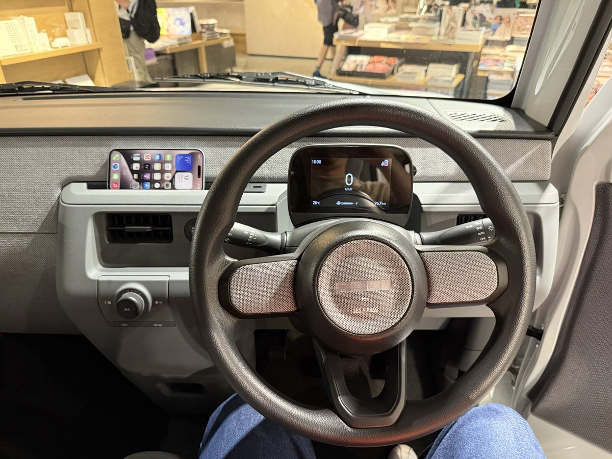 hirayu0808's tweet photo. コンセプトカーである
CELL -最小単位のクルマ-
を拝見してきました

生活に寄り添ったプリミティブなパッケージングが私の琴線をトレモロしてきました

シンプルだけどチープでは無い
本質を求めた素敵なコンセプトカーでした

展示は明日までで名古屋みなと蔦屋書店で実施中！

気になる方は是非！！ https://t.co/PVbZcjXRJp