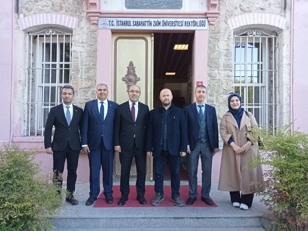 Eski adıyla Halkalı Ziraat ve Baytar Mektebi günümüzde İstanbul Sabahattin Zaim Üniversitesi... 🇹🇷 Karadeniz Bölgesinin kaderini değiştiren Zihni Derin ve Ali Rıza Erten ile İstiklal marşı şairi Mehmet Akif Ersoy"un yetiştiği yerdeyim. 🇹🇷YÖKAK Değerlendirme Ziyaretii....