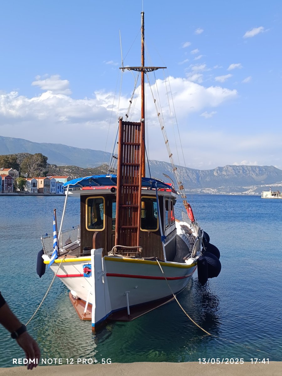 Όταν κάποιο άτομο από εδώ μέσα μαθαίνω ότι δεν είναι καλά στεναχωριέμαι πάρα πολύ 🙏🙏 
Θά ήθελα πολύ νά είμαι εκεί 
Αλήθεια 
Έτσι είμαι εγώ 
Εύχομαι σέ όλους και όλες νά είστε πάντα καλά 🙏🙏🙏 
Τό χρήμα δεν λέει τίποτα μπροστά στην υγεία και την ευτυχία 
Αγάπη, υγεία, σεβασμός