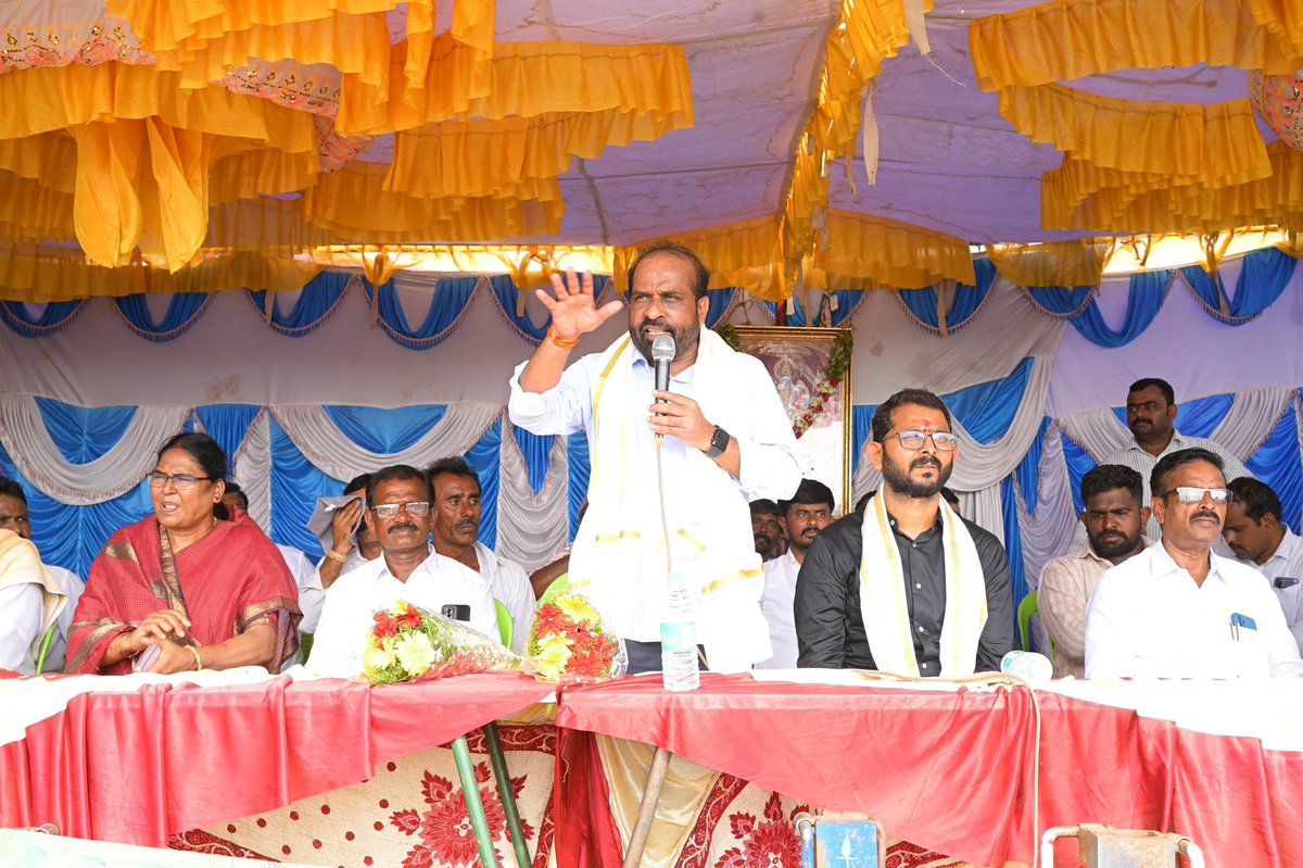 satyakumar_y's tweet photo. ధర్మవరం నియోజకవర్గం ముదిగుబ్బ మండలం నాగారెడ్డిపల్లెలో శ్రీరాముల గ్రామ ఉత్సవ ఎడ్లబండ్ల పోటీలు తిలకించాను. పాడిపంటలతో పల్లెలు కళకళలాడాలని కోరుకుంటూ జరుపుకునే మొలకల పున్నమి పండగను పురస్కరించుకొని నిర్వహించిన ఈ పోటీలు ఆద్యంతం ఉల్లాసం, ఉత్సాహం పంచాయి. మన సంస్కృతి, సంప్రదాయాన్ని తెలిపే గ్రామీణ క్రీడల్ని భద్రంగా భవిష్యత్ తరాలకు అందించాలి.

#BullockCartRace #Nagareddipalli #Dharmavaram #bjpandhrapradesh #nda #bjp4india #AndhraPradeshGovt