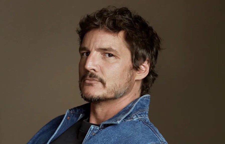 PopCrave's tweet photo. Pedro Pascal stands up for the protection of immigrants:

“Obviously, it’s very scary for an actor participating in a movie to sort of speak to issues like this. It’s far too intimidating the question for me to really address, I’m not informed enough. I want people to be safe and to be protected, and I want very much to live on the right of history. I’m an immigrant. My parents are refugees from Chile. We fled a dictatorship, and I was privileged enough to grow up in the U.S. after asylum in Denmark. If it weren’t for that, I don’t know what would have happened to us. I stand by those protections. I’m too afraid of your question, I hardly remember what it was.”