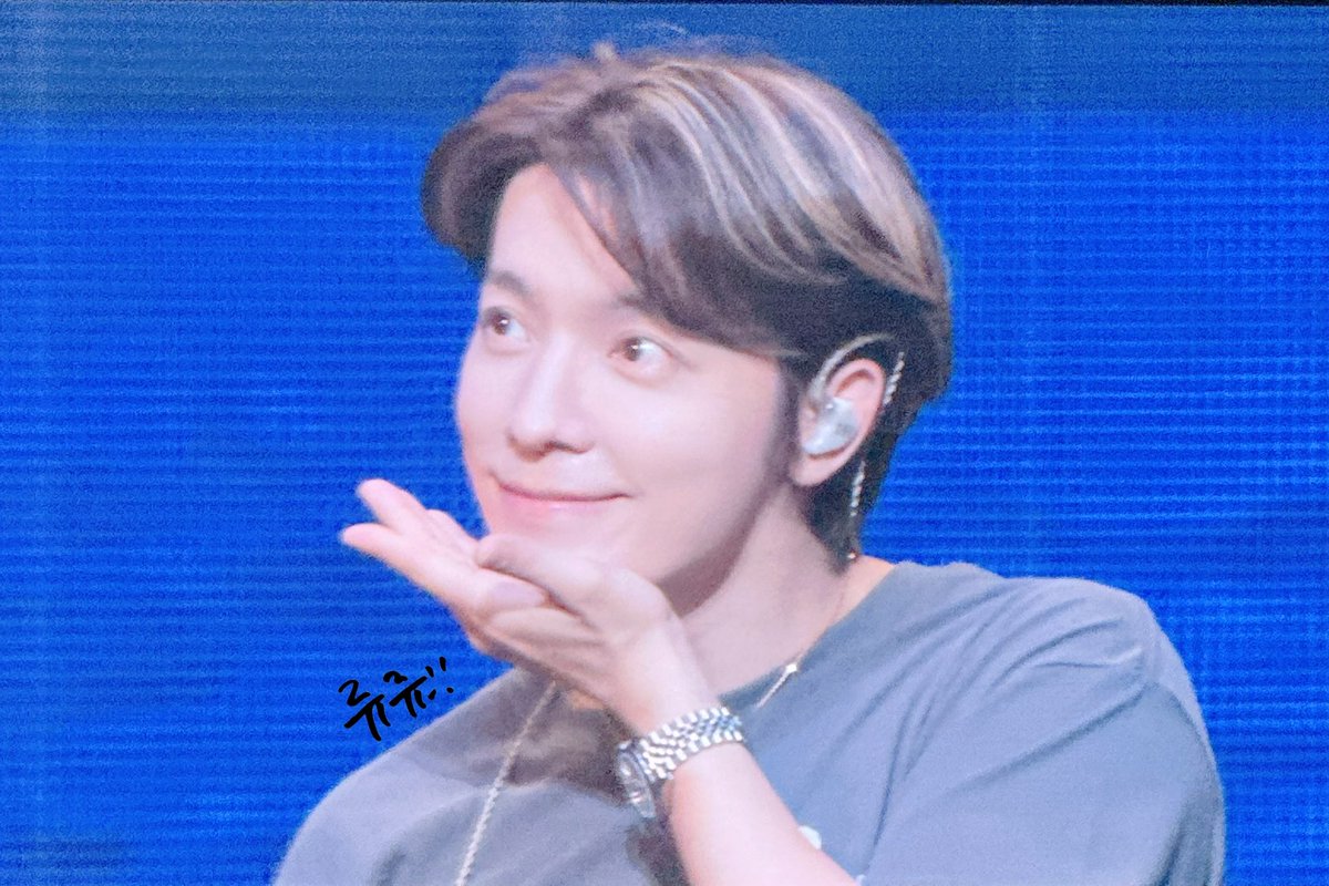 25.05.17 Tokyo 
Little sweet puppy 🥰🥰🥰

#동해 #DONGHAE #ドンへ  #李东海  
#SuperjuniorDnE #슈퍼주니어DnE 
#ANNIE_STATION