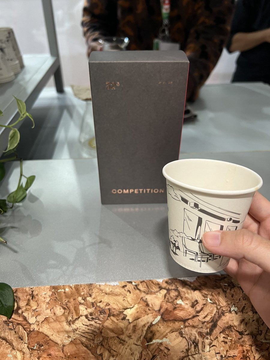 polipnasi's tweet photo. total of 12 sips todayy (or more, i lost count), having a replenishing hours on today’s WoC!! >.<

/only captured some, tangan sibuk megang cup dan ngobrol soalnya hehe/ https://t.co/XVKVwQekHy