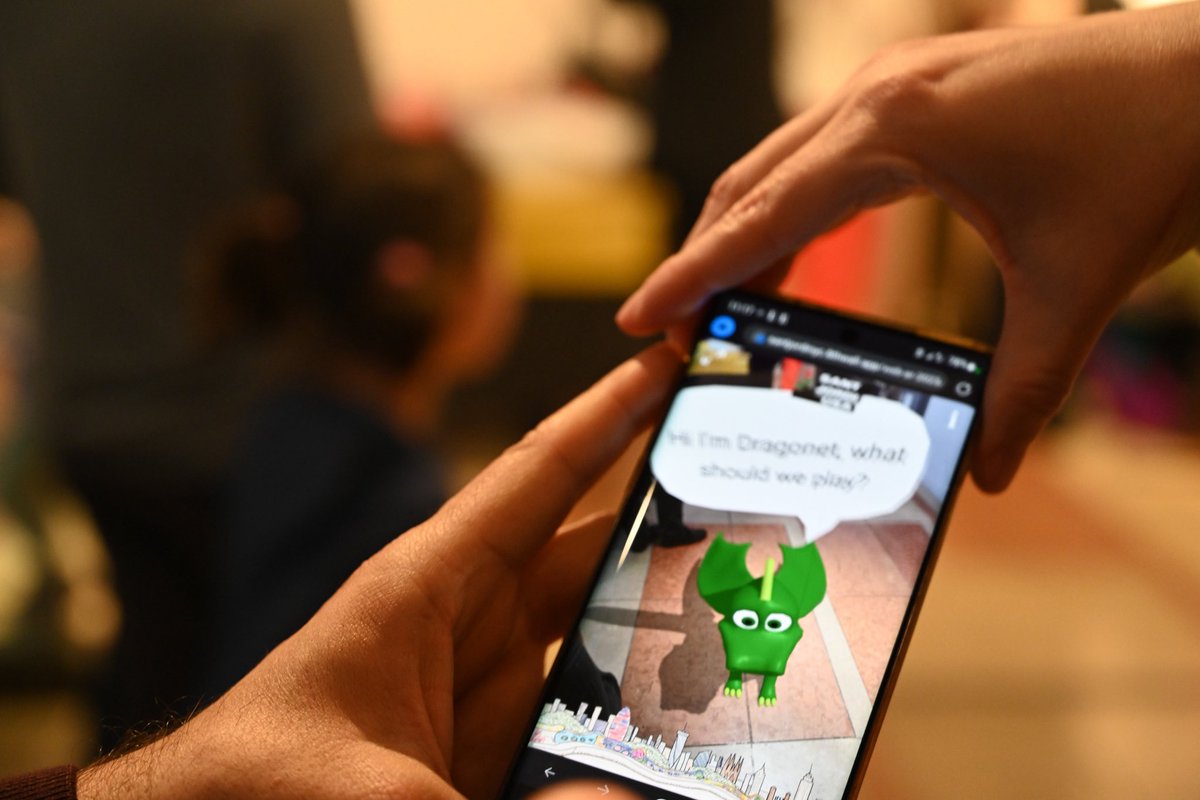 stjordinyc's tweet image. Guess who’s back… DRAGONET!!! 🐉

Let’s see who can make more books and roses. 📚🌹
stjordi.nyc/game

Play and tag us!!!!!

#SantJordiNYC #Literature #VideoMapping #April23 @newm161 @CatInsAm @Catalonia_US @BooksRosesWorld