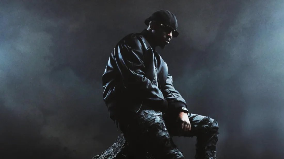 Cyrilhanouna's tweet image. Très triste de la disparition de Werenoi. 
Un talent exceptionnel. On perd un grand artiste. 
Mes pensées vont à sa famille et ses amis 🙏🙏