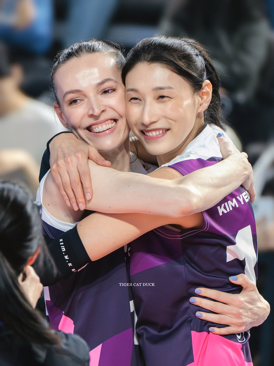 재연
🇰🇷🇹🇷💛💙

250517 KYK INVITATIONAL DAY 1
#김연경 #kimyeonkoung
#에다에르뎀 #edaerdem