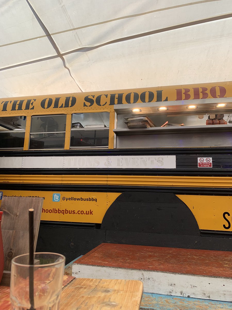 Lunch day with the family at the old school bbq bus!!