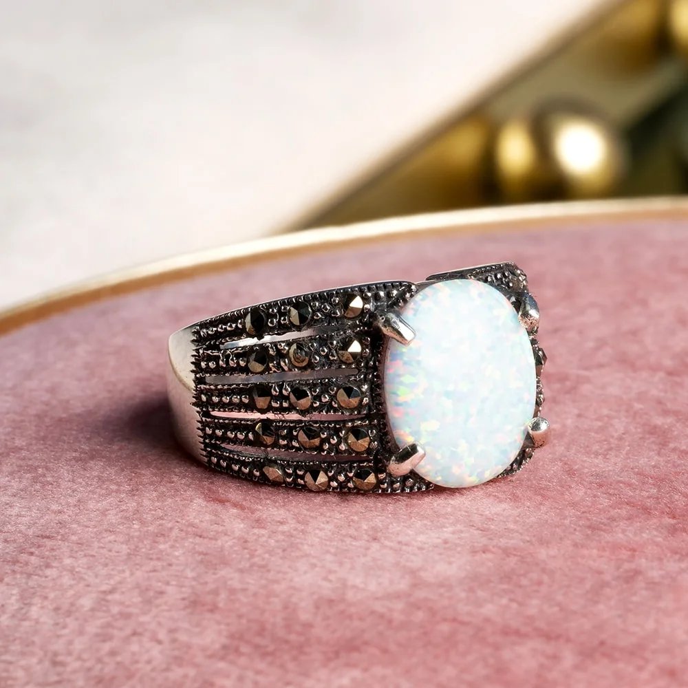 Put a ring on any finger.. at up to 50% OFF 🤩

Take a look at our collection and SHOP today 👉 bit.ly/3GT4OWh