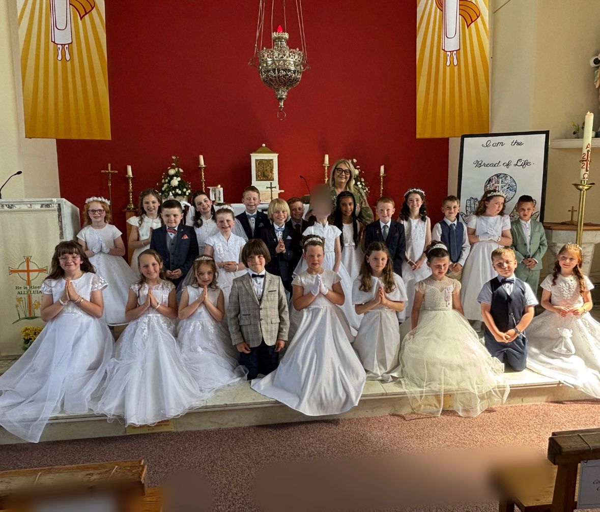 Parteen_School's tweet photo. We congratulate our 2nd Class students who received their First Holy Communion today in Parteen. ⛪️🙏
They were wonderfully prepared for their special day and are a credit to their families and school community.
#parteenschool #hiddengem #secondclass #firstholycommunion https://t.co/IXvFE1sZSL
