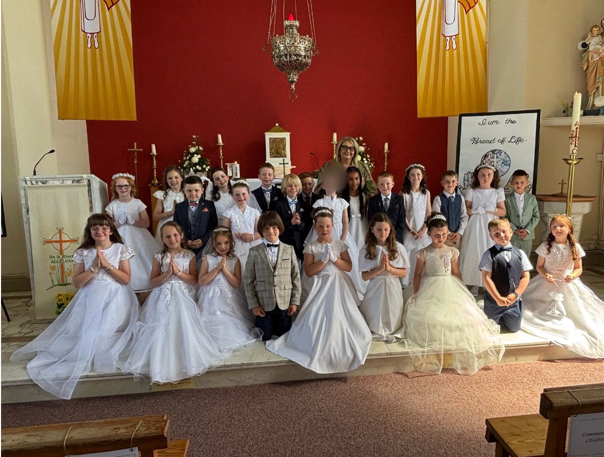 Parteen_School's tweet photo. We congratulate our 2nd Class students who received their First Holy Communion today in Parteen. ⛪️🙏
They were wonderfully prepared for their special day and are a credit to their families and school community.
#parteenschool #hiddengem #secondclass #firstholycommunion https://t.co/IXvFE1sZSL