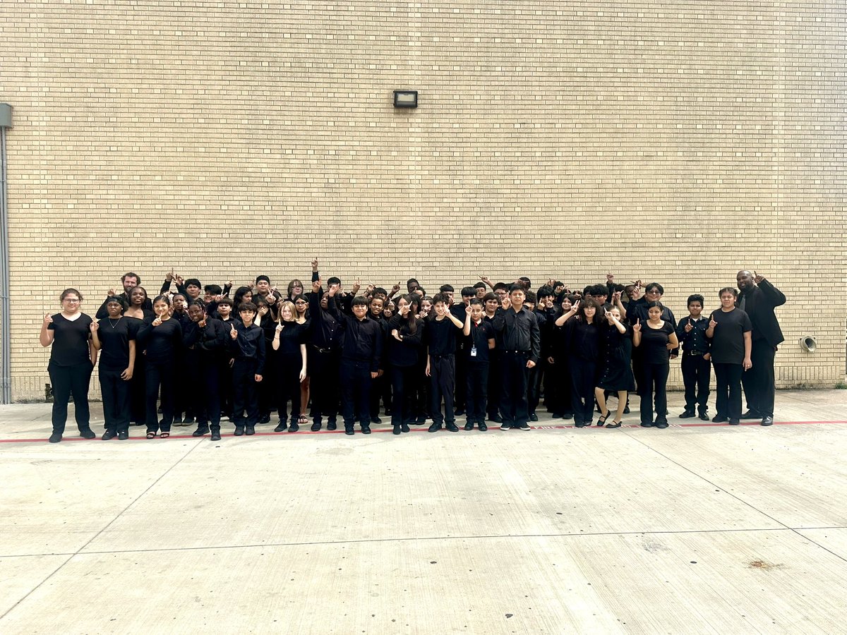 LAForestOak's tweet image. 🎶👏 Band-tastic News! 👏🎶
Our Beginner Band and Non-Varsity Concert Band showed up and showed out at the FWISD End-of-Year Beginner Band Benchmark—both groups earned SUPERIOR RATINGS on their performances! 🏆🎵