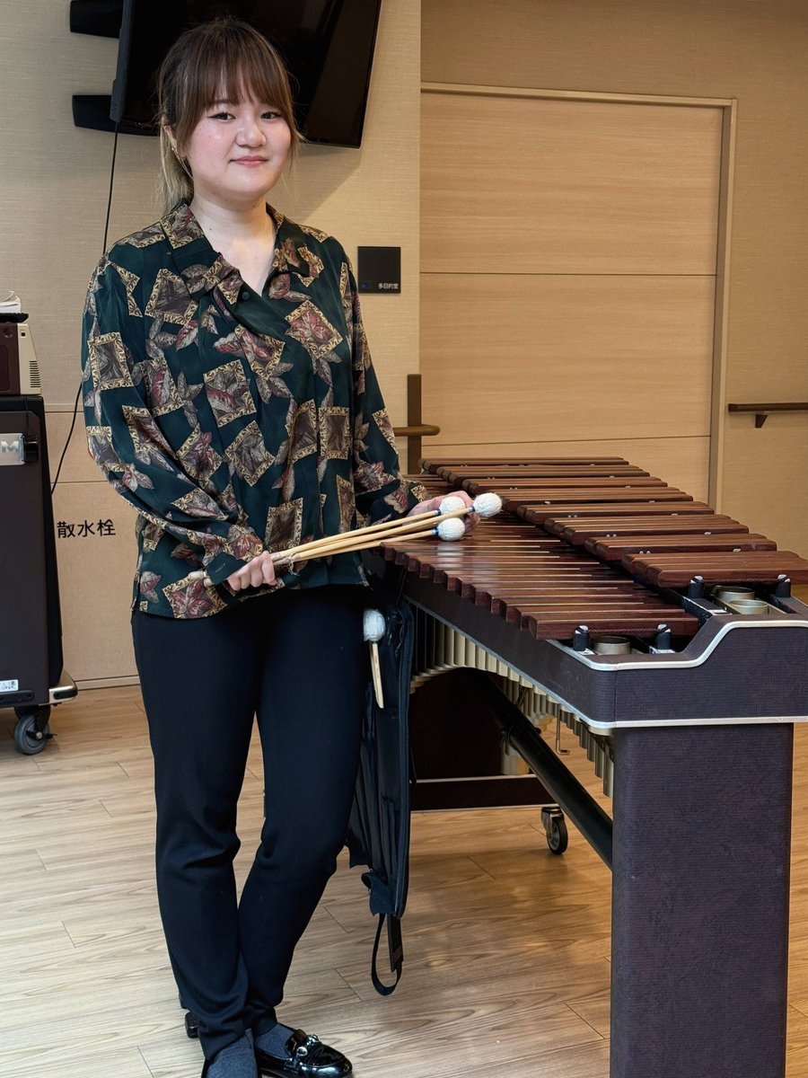 昨日はハーツウインズでの定期演奏会でした🥁
諸先輩方と御一緒させて頂け、とっっても勉強になった演奏会でした！

そして本日は彩絵さんとマリンバ×スティールパンでお仕事🥁
衣装は祖母の遺品のトップスで演奏しました🥹
今日は49日の法事だったのですが、お仕事と被ってしまい行けず…との理由で🫶