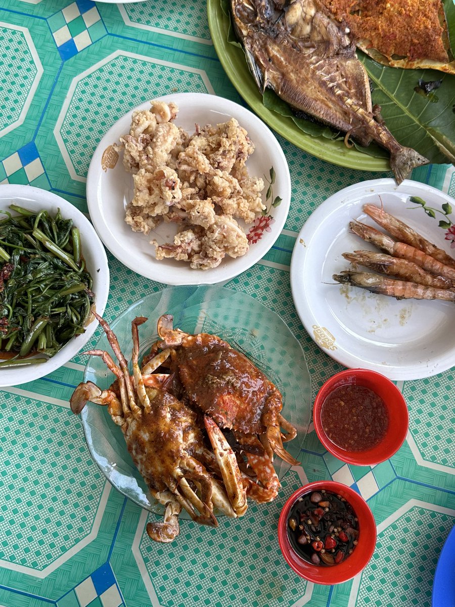 Belitung bener bener cakep banget! Explore 3-4 hari cukup dan budgetnya gak sampe 5 jutaan kok 🥹