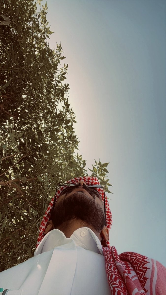 vx6s_'s tweet photo. كل حاجة ماشية بأمر الله و تدبيره
لا تكلّف بالحياة ولا تحب وتكره 

يتعب الإنسان في شيٍ يروح لغيره
وياخذ المرتاح شٍيٍ ما خطر في فكره https://t.co/Fk7zd16rUD